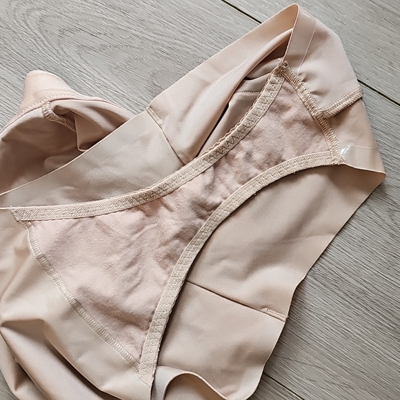 Spanx High Waisted Shaping Underwear, Small, Like New - Picture 10 of 12